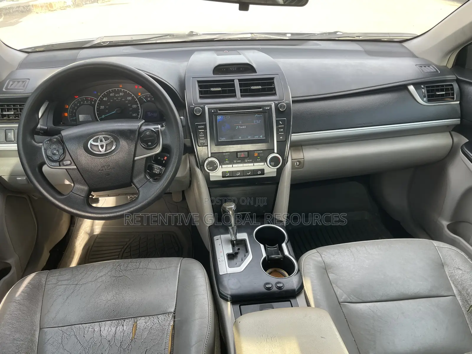 Toyota Camry LE 4dr Sedan (2.5L 4cyl 6A) 2013 Silver