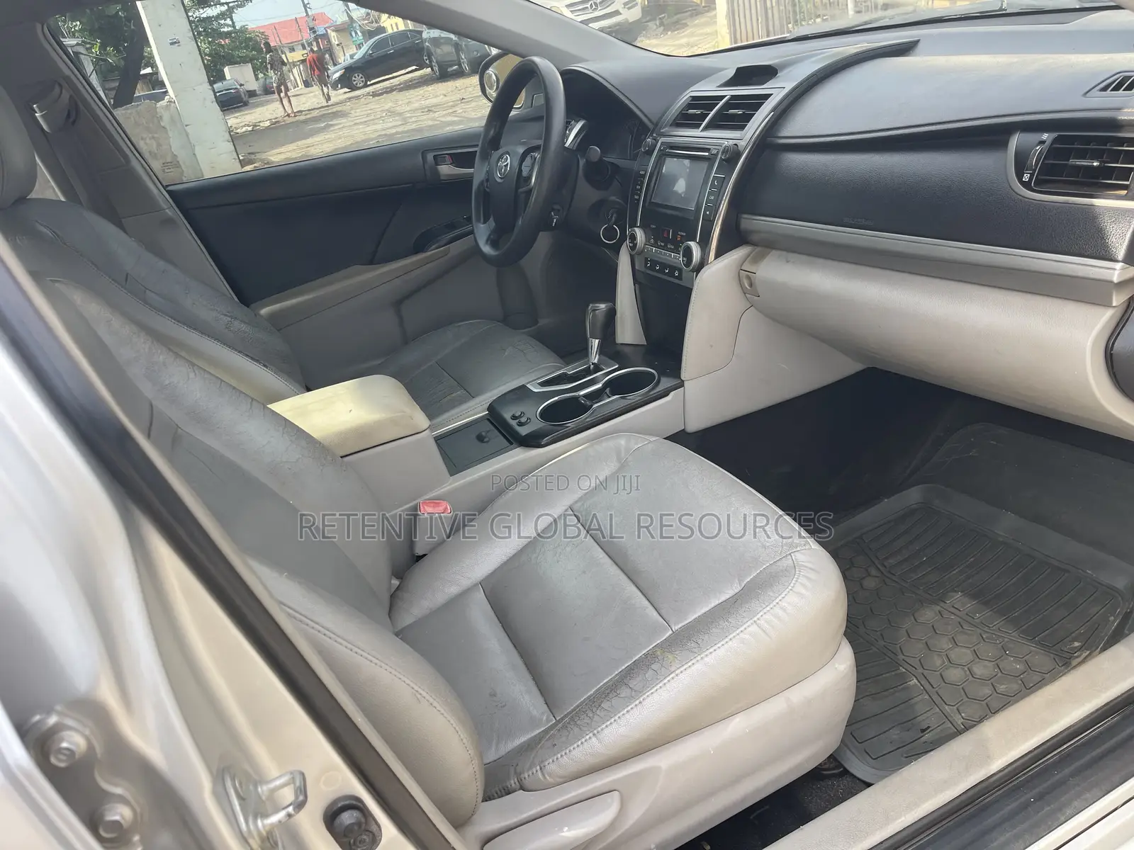 Toyota Camry LE 4dr Sedan (2.5L 4cyl 6A) 2013 Silver