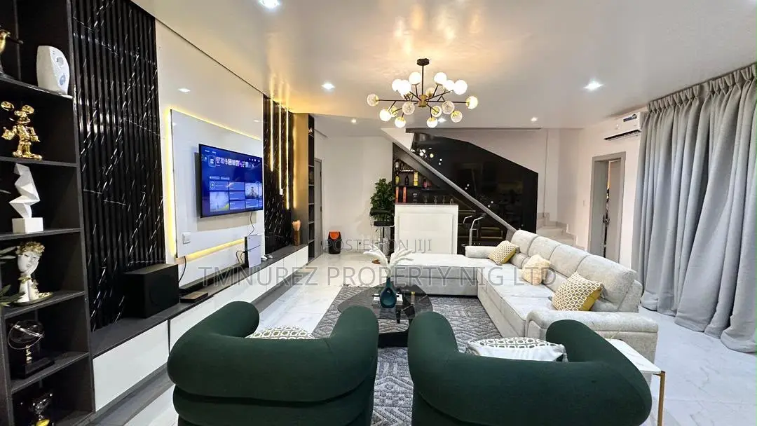 Furnished 2bdrm Apartment in Off Freedom Way, Lekki Phase 1 for rent