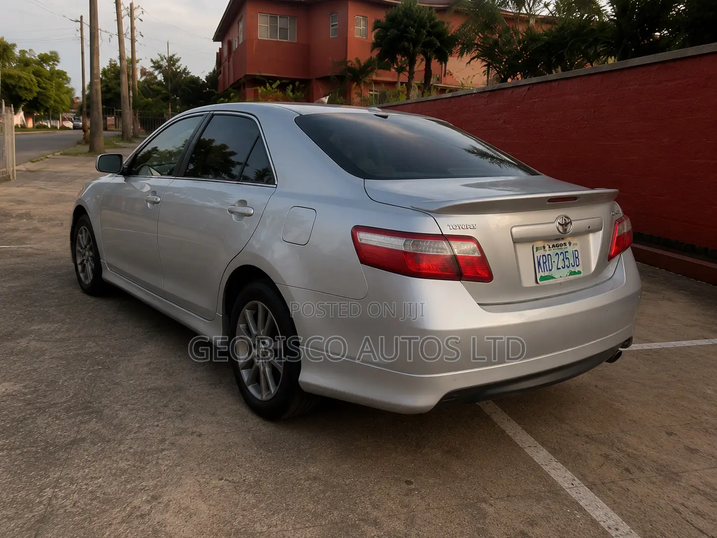 Toyota Camry LE 4dr Sedan (2.5L 4cyl 6A) 2012 Silver