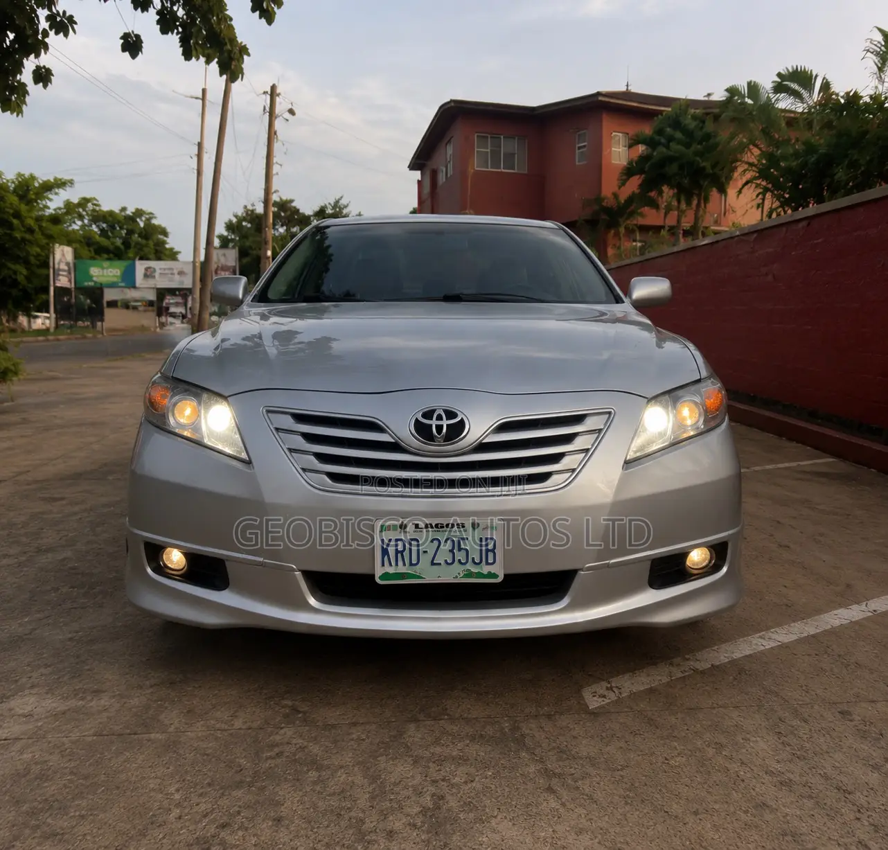 Toyota Camry LE 4dr Sedan (2.5L 4cyl 6A) 2012 Silver