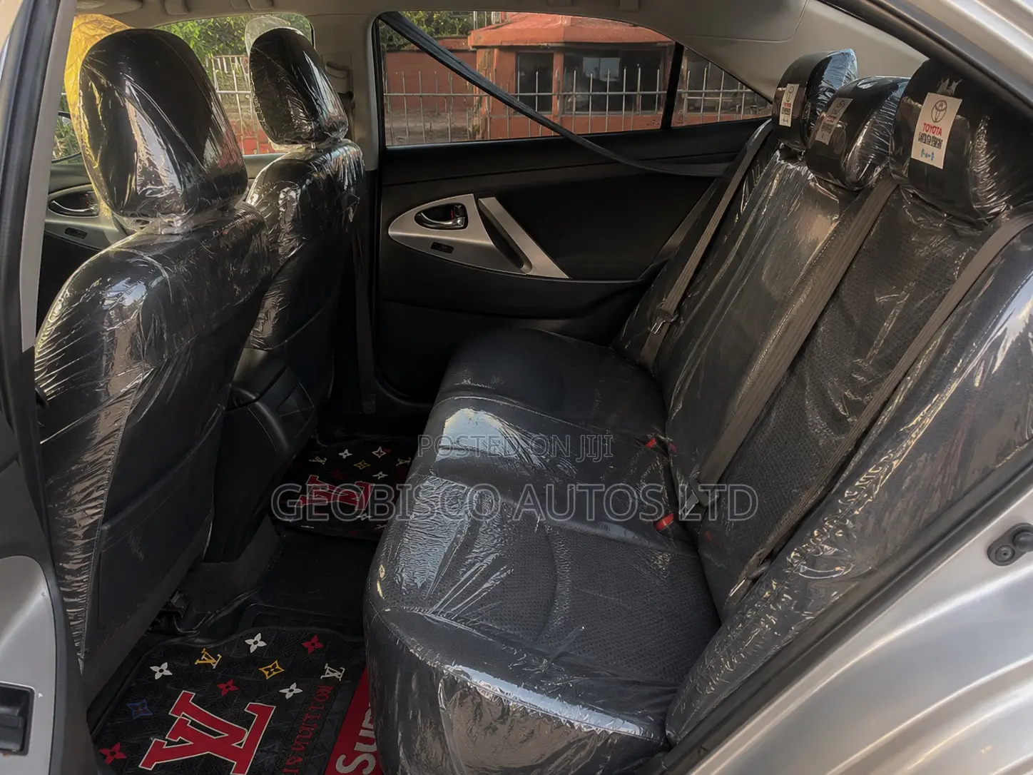 Toyota Camry LE 4dr Sedan (2.5L 4cyl 6A) 2012 Silver