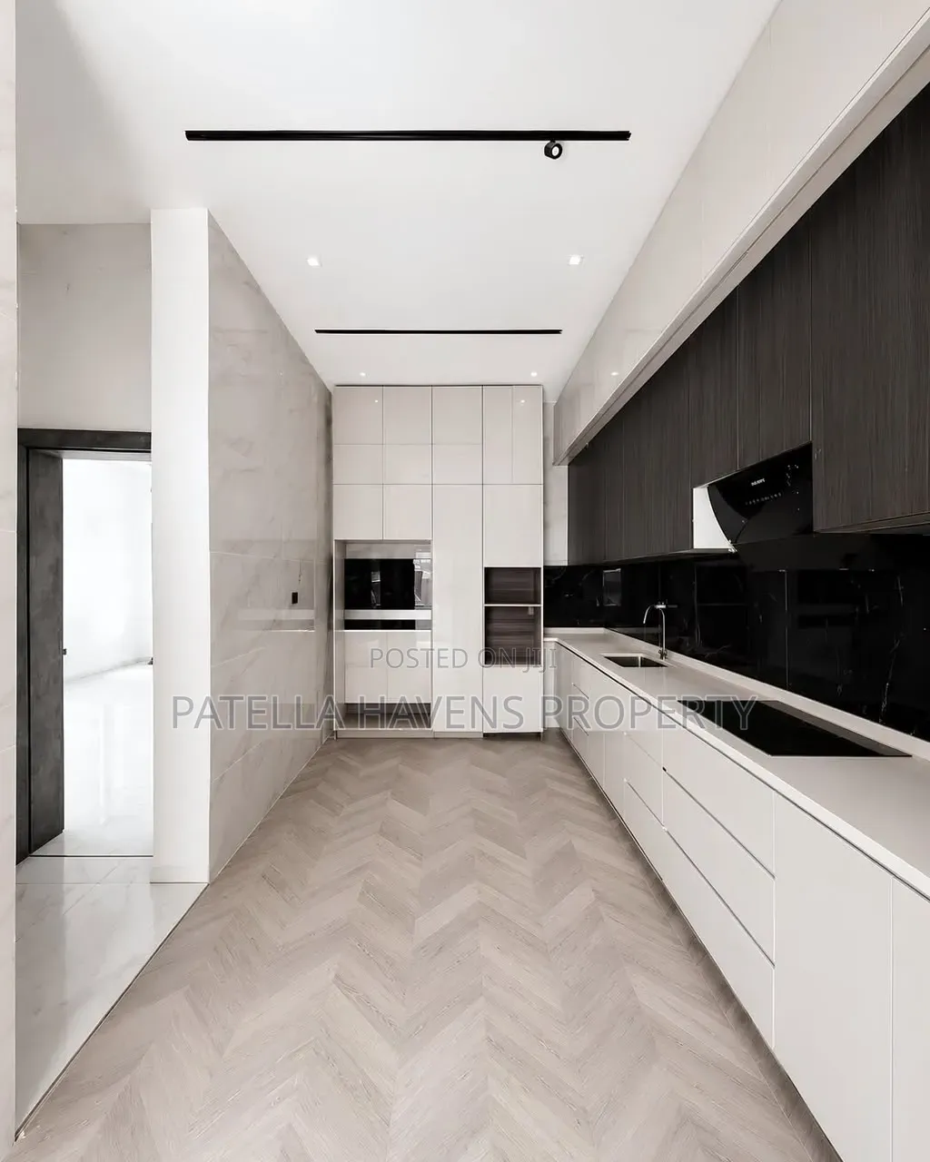 4bdrm Townhouse/Terrace in Guzape District for sale