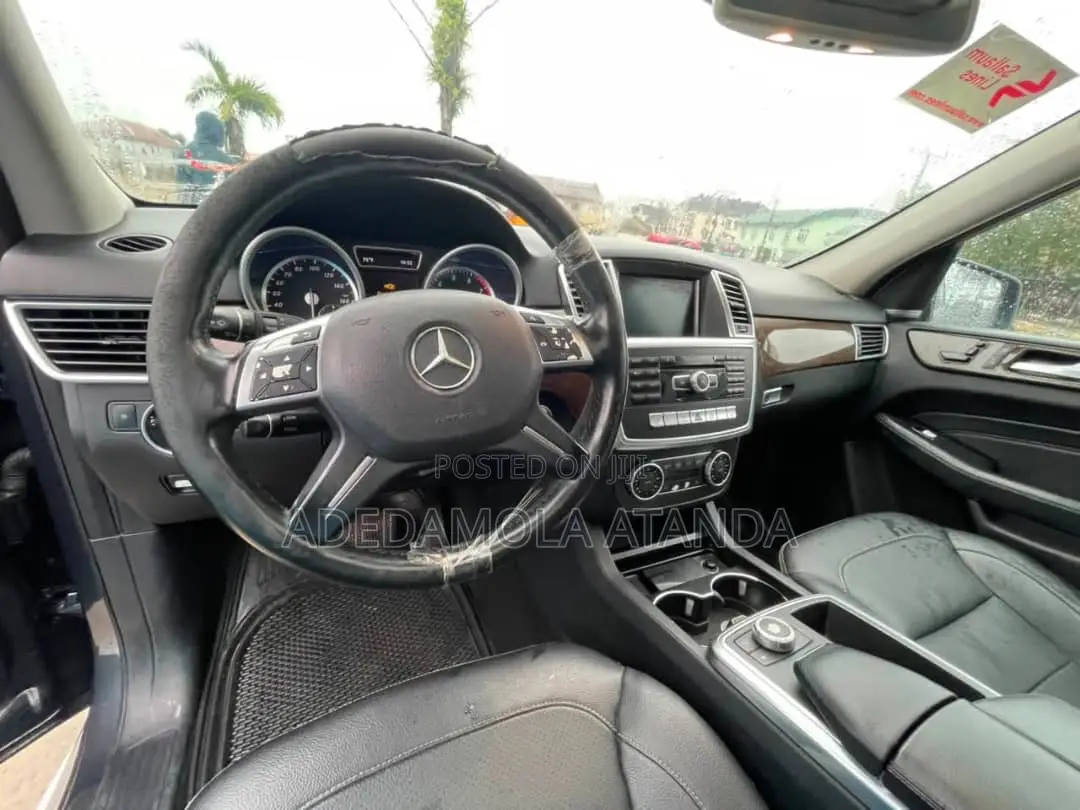 Mercedes-Benz M Class ML350 4MATIC 4dr SUV AWD (3.5L 6cyl 7A) 2015 Gray