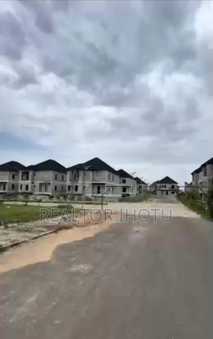 4bdrm Bungalow in Life Camp for sale