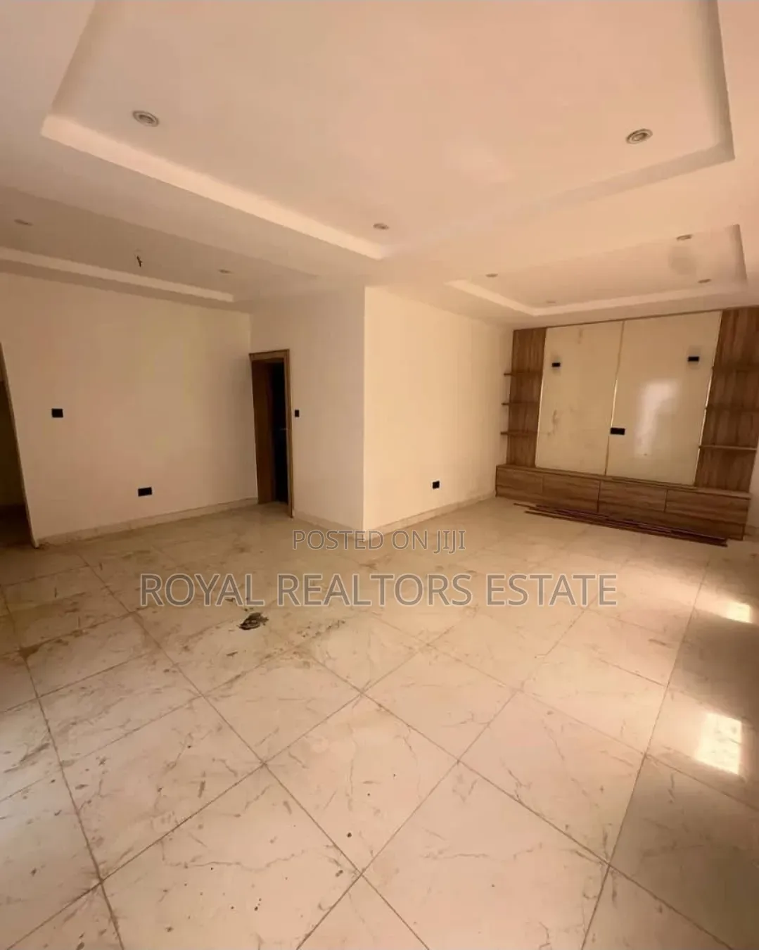 4bdrm Duplex in Idu Industrial for sale