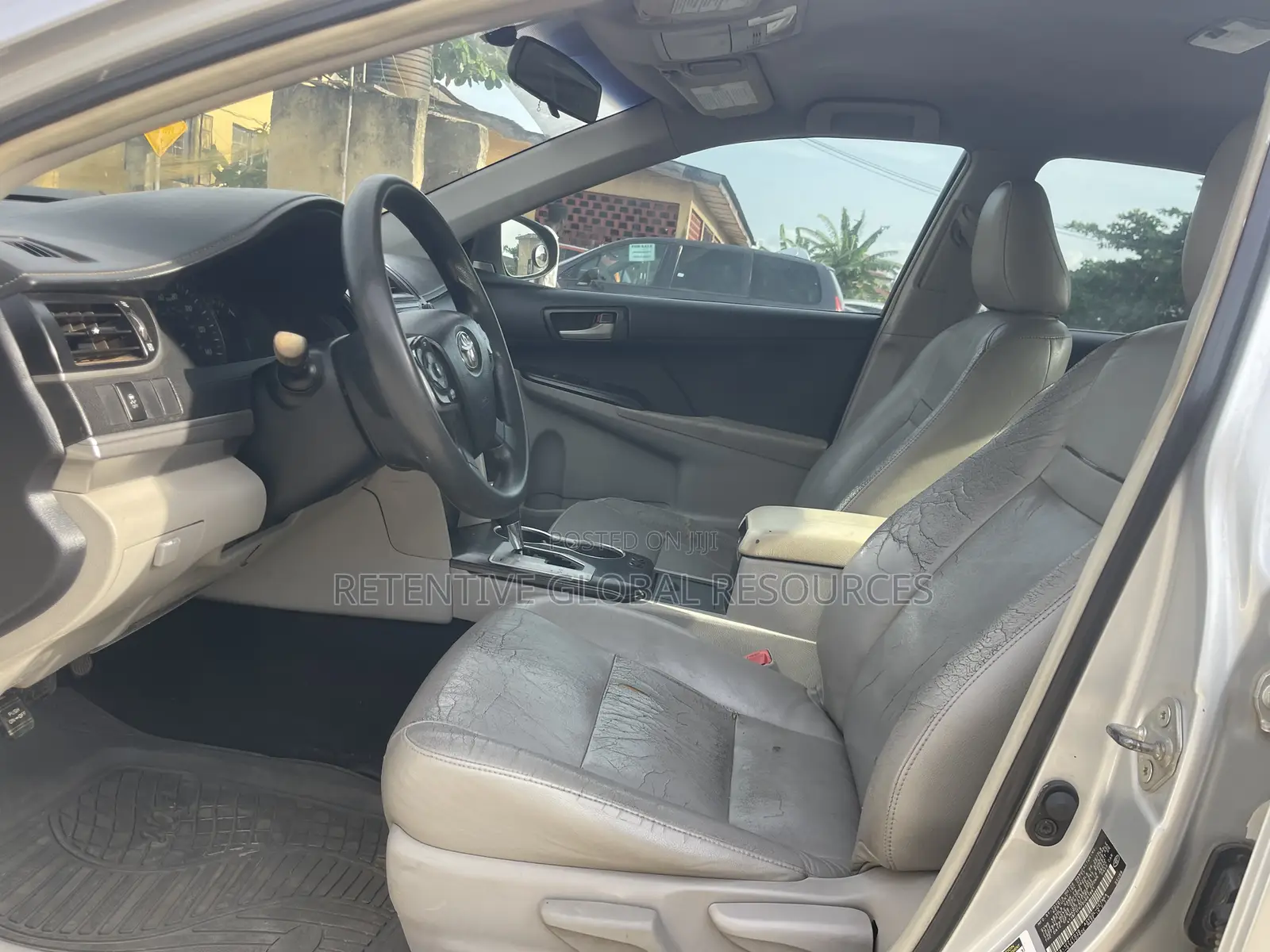 Toyota Camry LE 4dr Sedan (2.5L 4cyl 6A) 2013 Silver