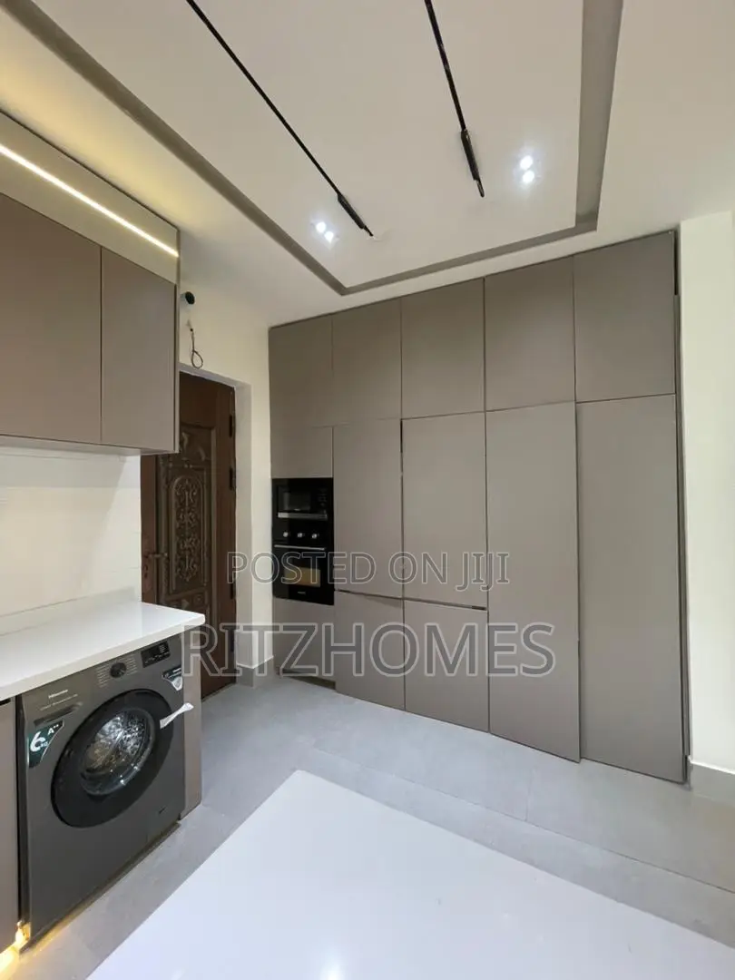 5bdrm Duplex in Lekki Phase 1 for sale