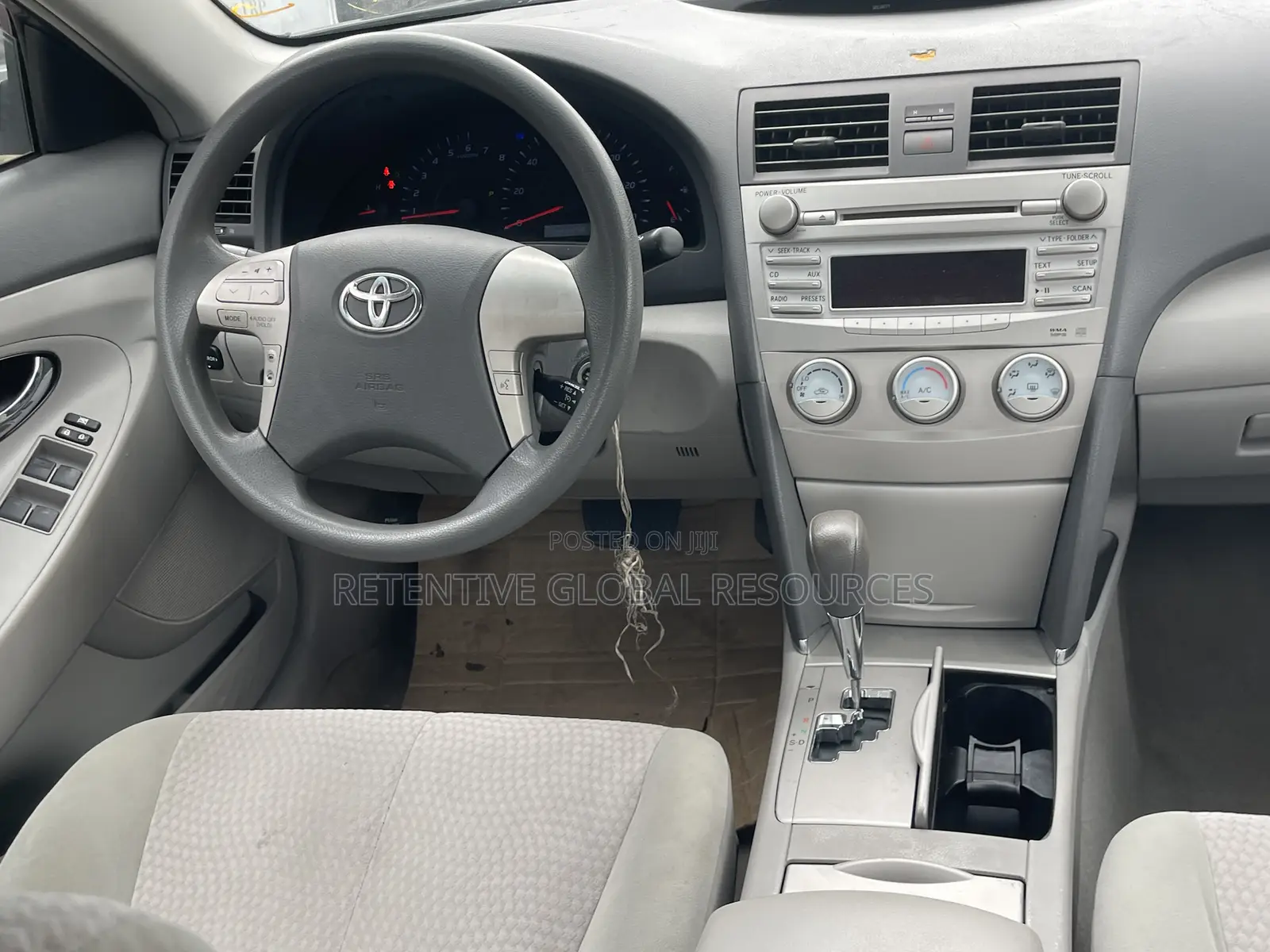 Toyota Camry LE 4dr Sedan (2.5L 4cyl 6A) 2011 Gray