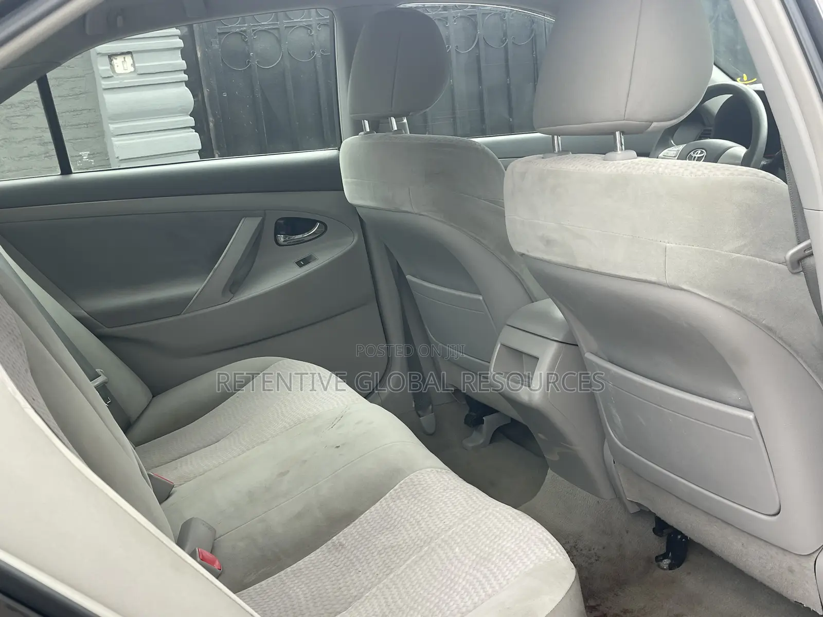 Toyota Camry LE 4dr Sedan (2.5L 4cyl 6A) 2011 Gray