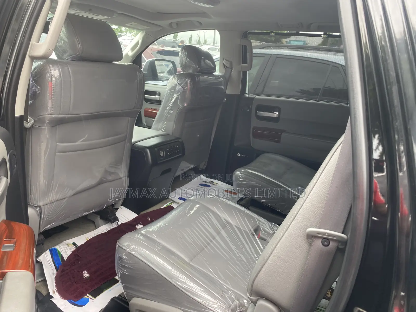 Toyota Sequoia Platinum 4x4 2018 Black