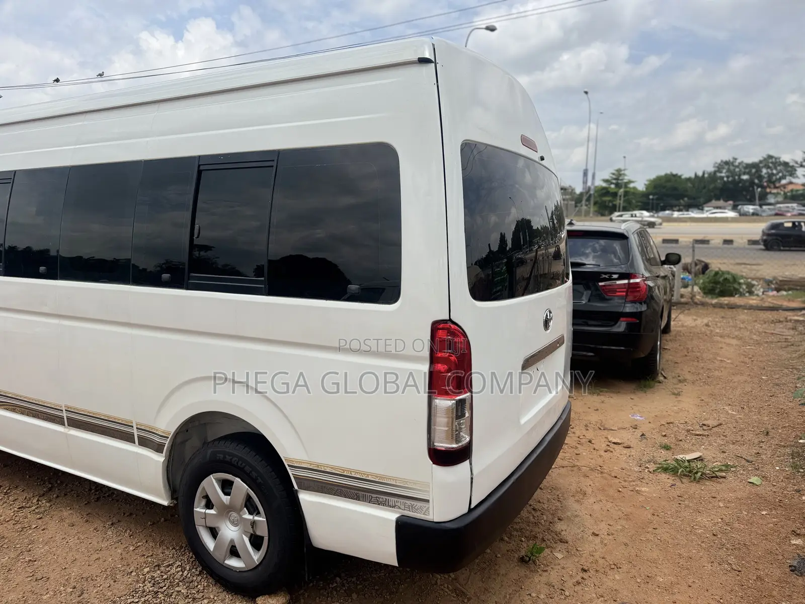 Toyota HiAce 2012 White