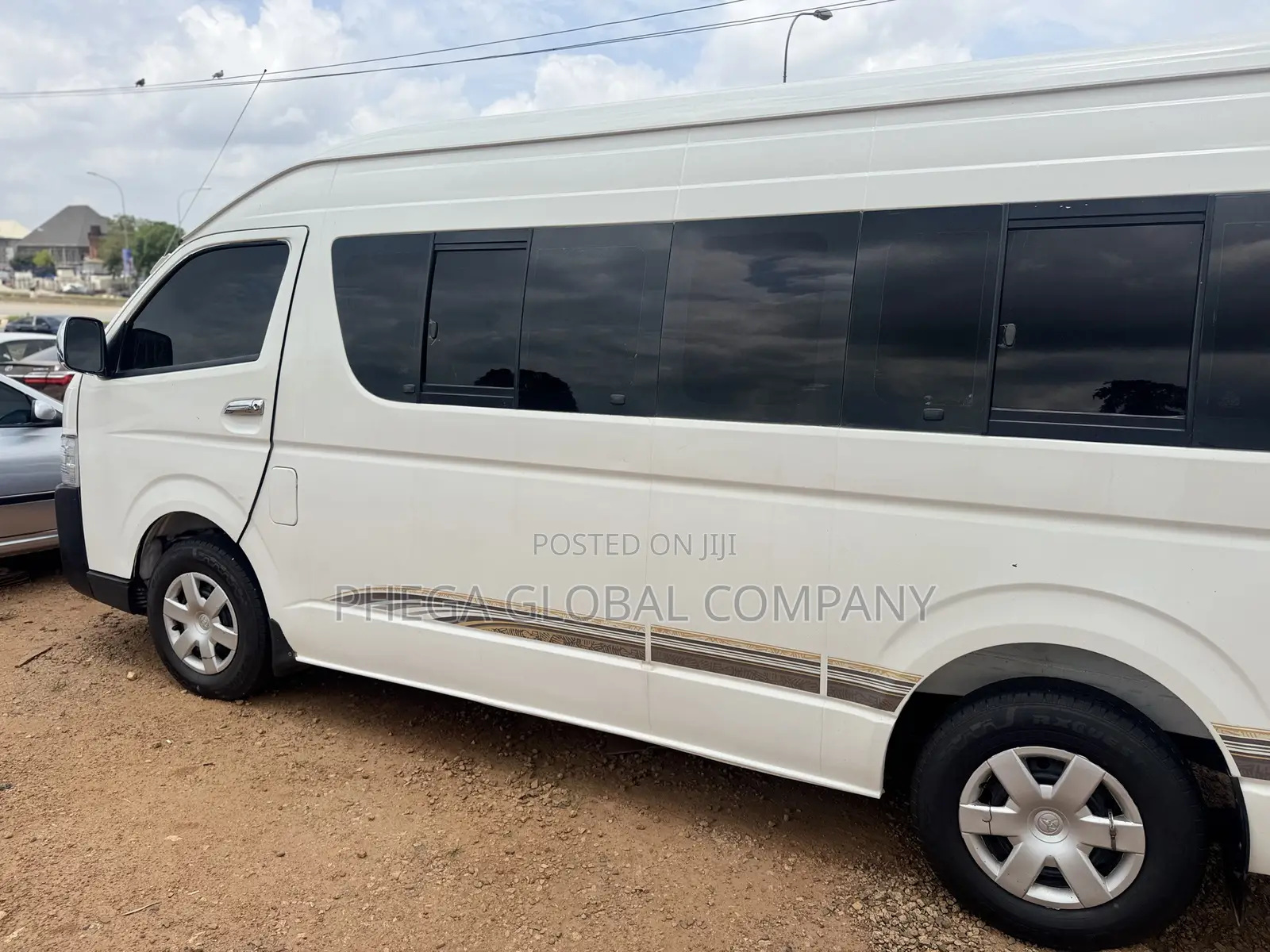 Toyota HiAce 2012 White