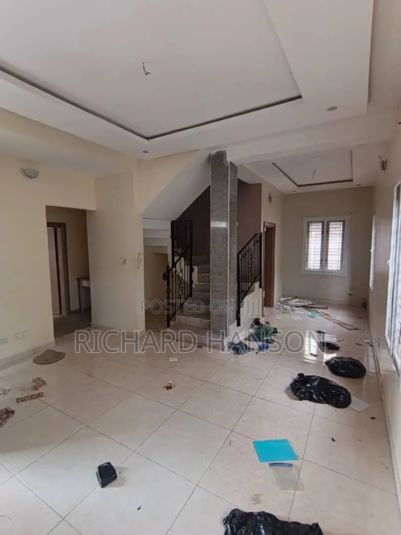 3bdrm Duplex in Secured, Sangotedo for rent