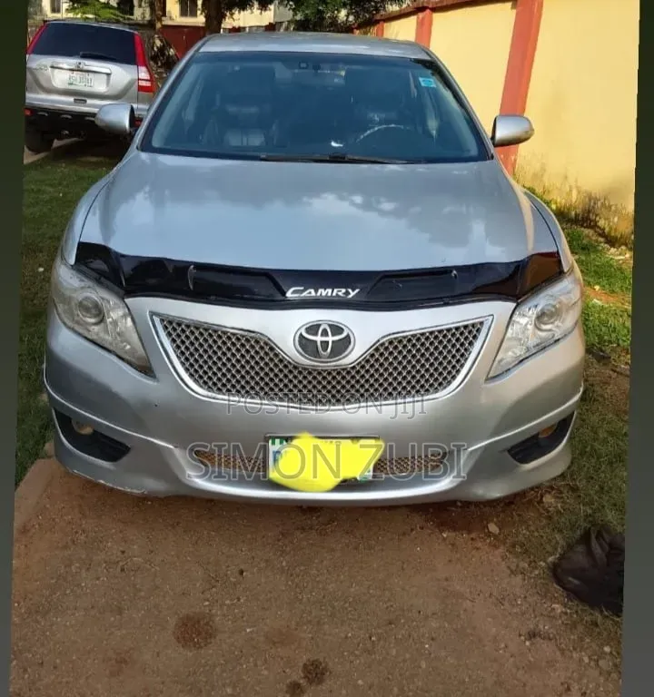 Toyota Camry 2010 Silver