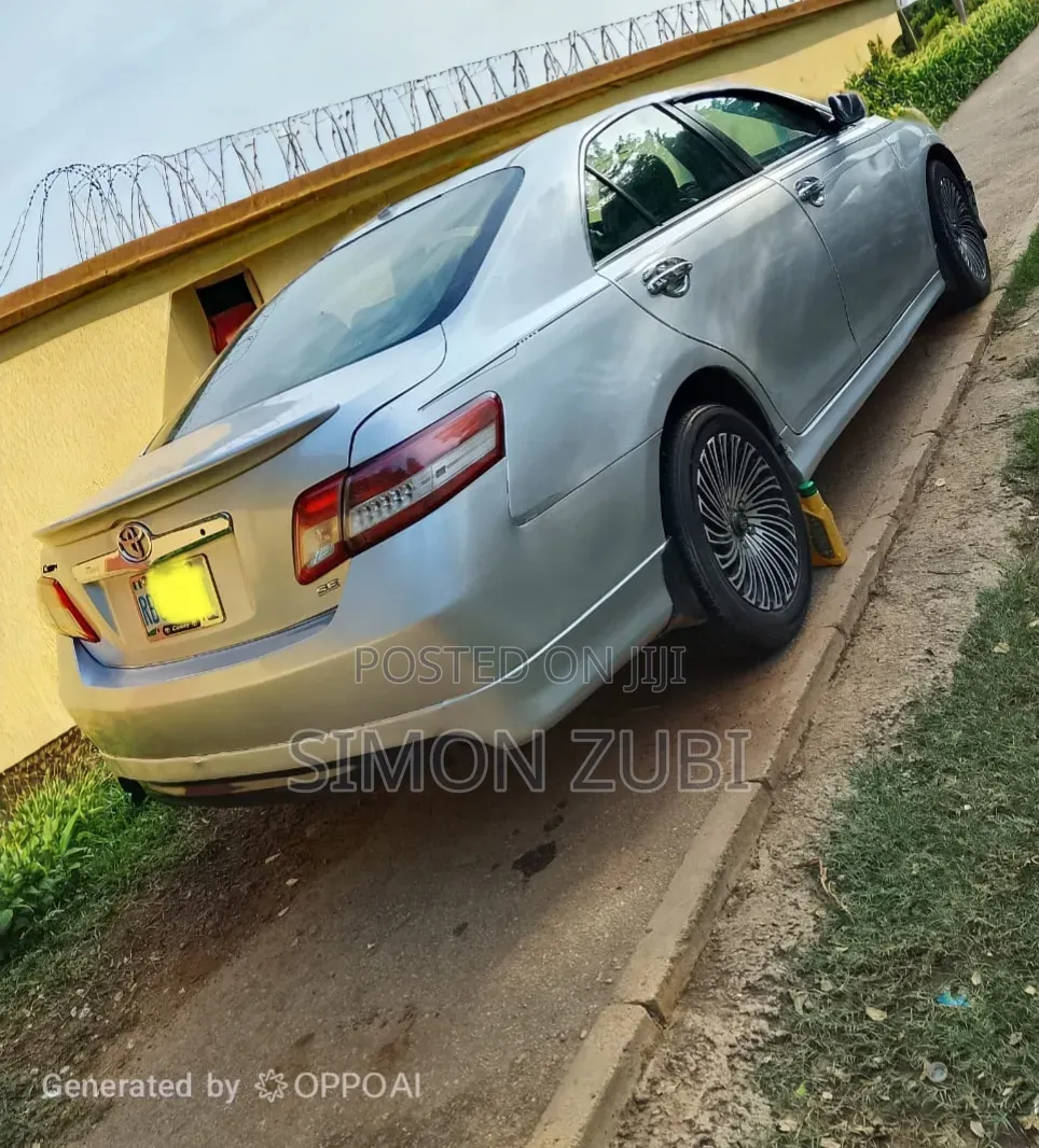 Toyota Camry 2010 Silver