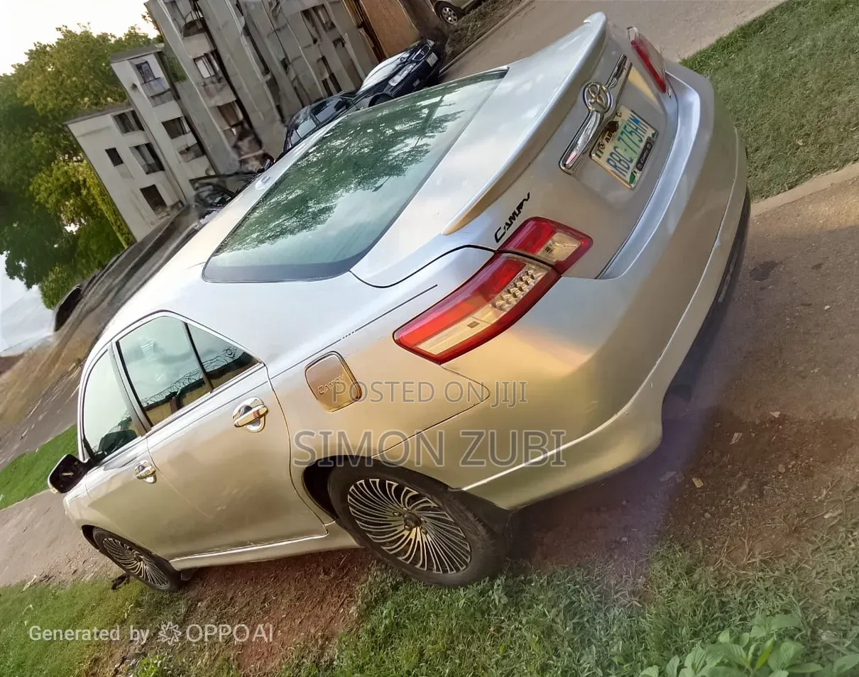 Toyota Camry 2010 Silver