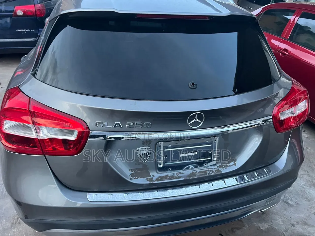 Mercedes-Benz GLA 250 2017 Gray