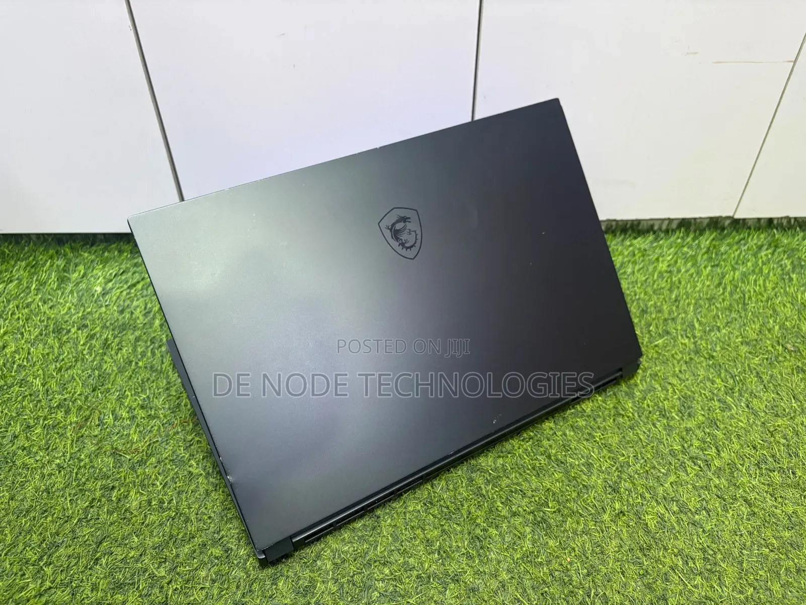 Laptop MSI Creator 17 B11UE-224 16GB Intel Core i7 SSD 512GB