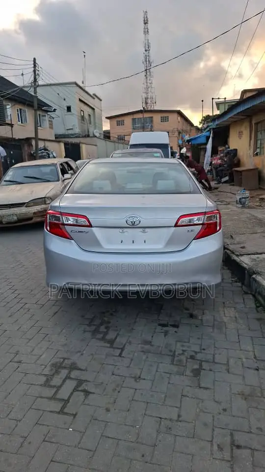 Toyota Camry L 4dr Sedan (2.5L 4cyl 6A) 2012 Silver