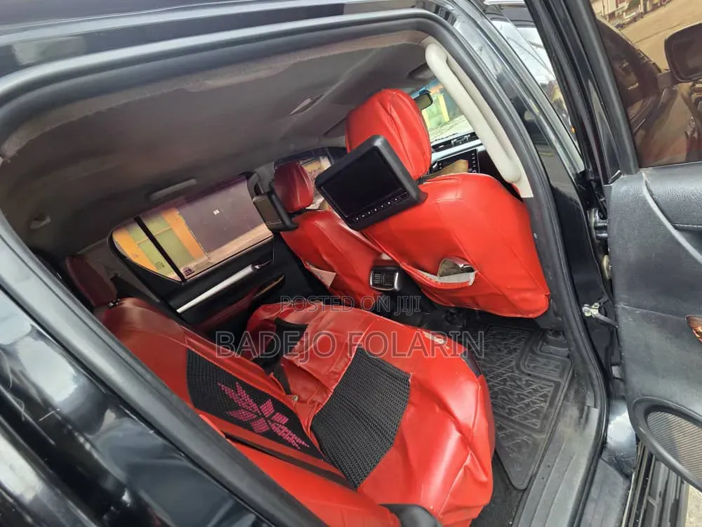 Toyota Hilux 2024 Black