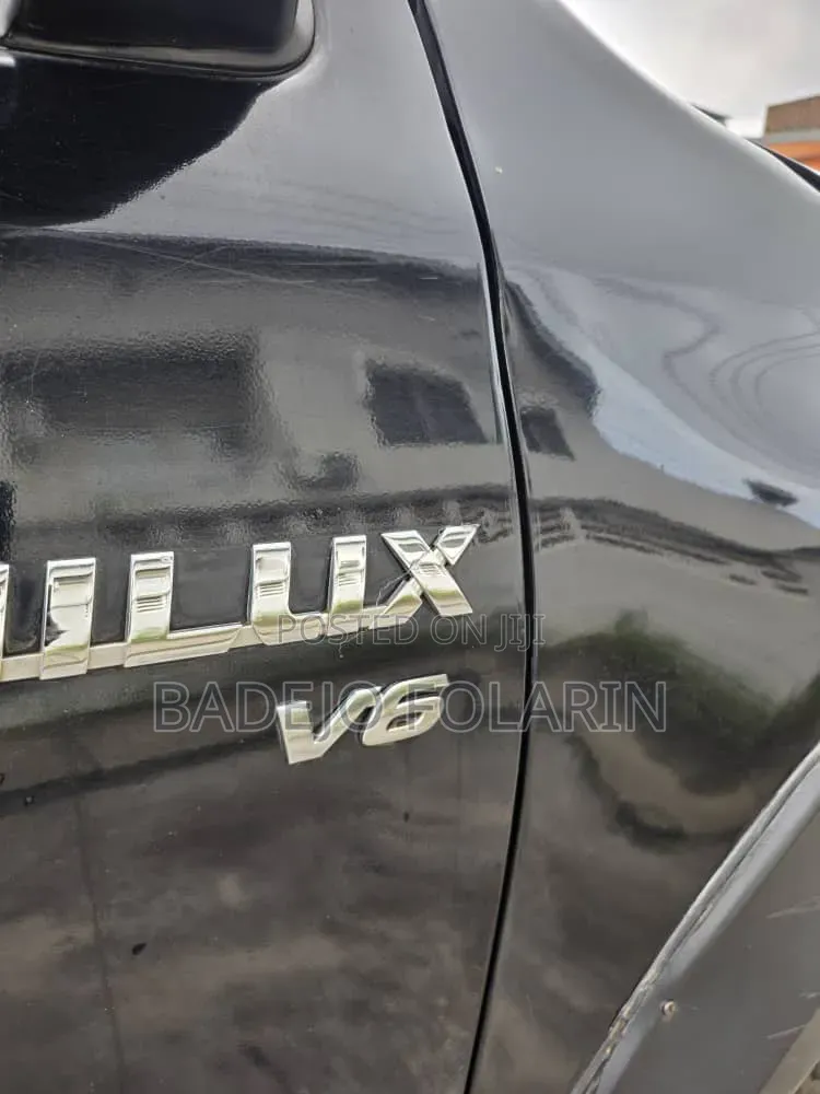 Toyota Hilux 2024 Black