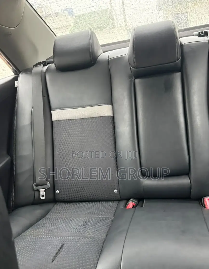 Toyota Camry SE 4dr Sedan (2.5L 4cyl 6A) 2013 Black