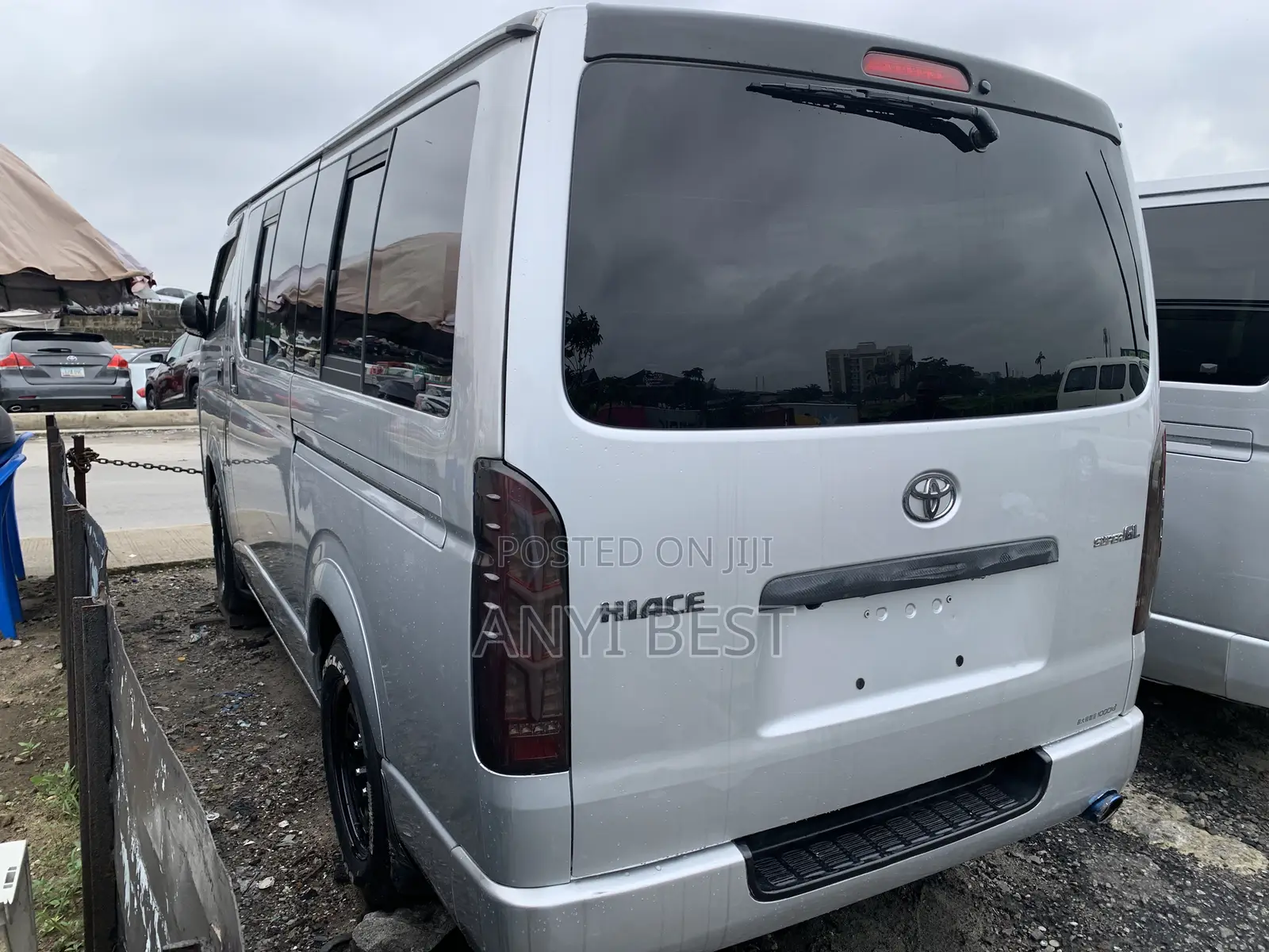 Toyota HiAce 2012 Silver