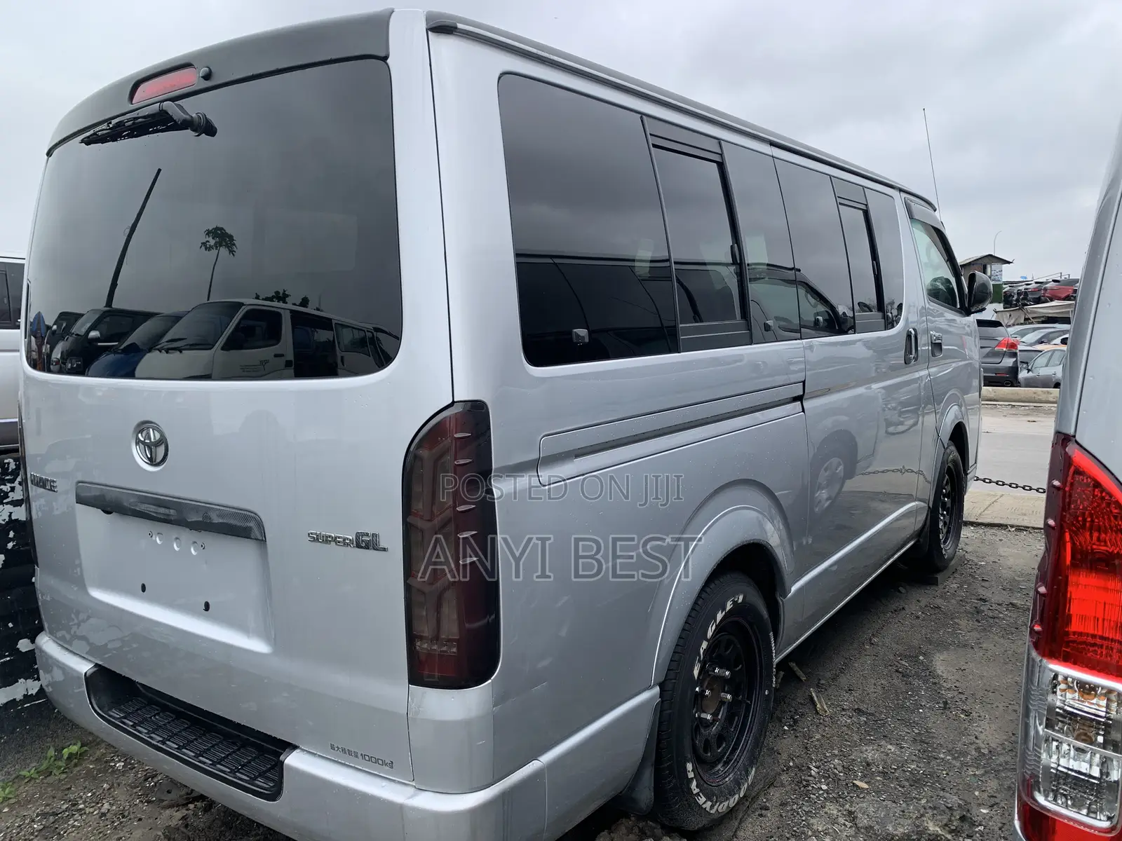 Toyota HiAce 2012 Silver