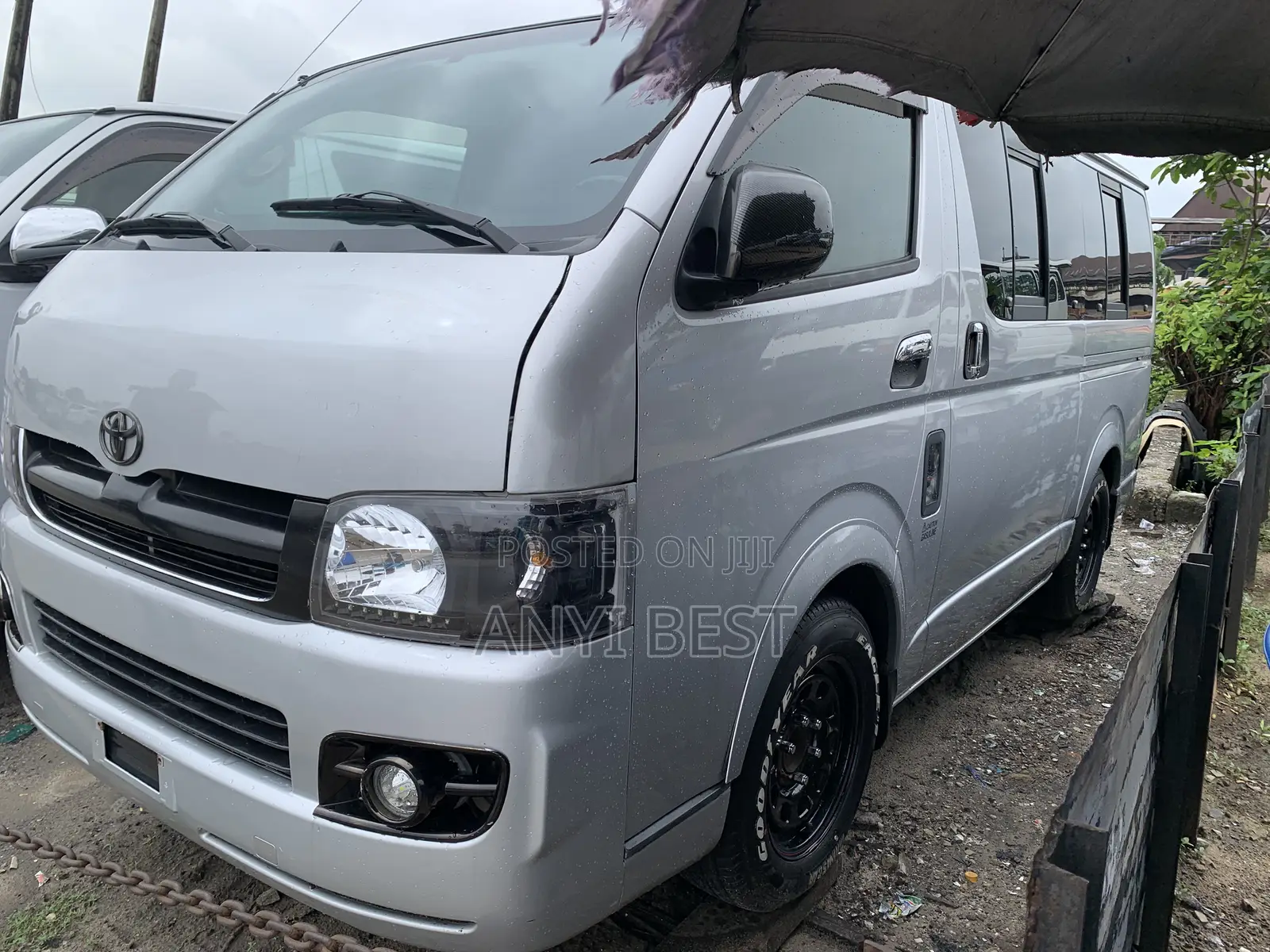 Toyota HiAce 2012 Silver