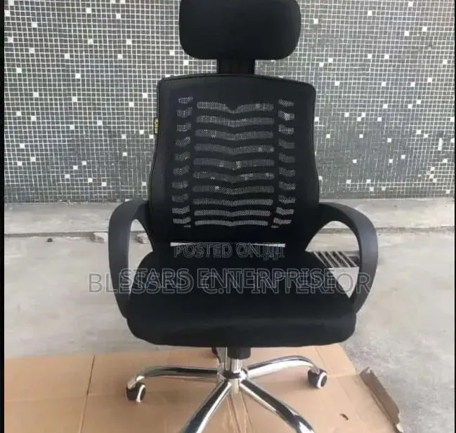 Office Chair / Modern Swivel Chair