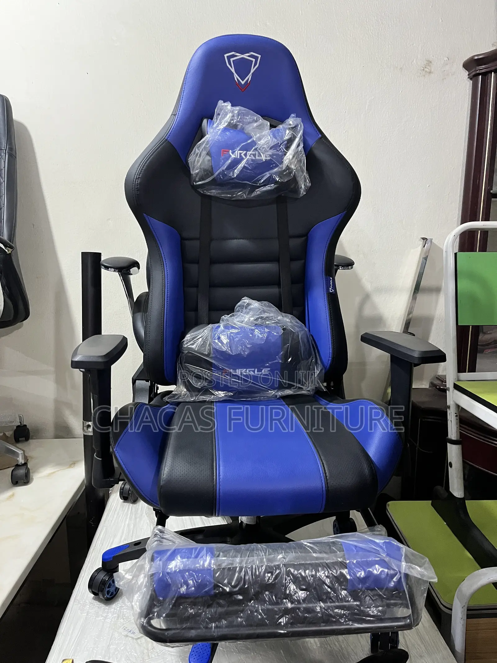 Furgle Ergonomic Gaming Chair With Footrest - Brand New Premium Seat