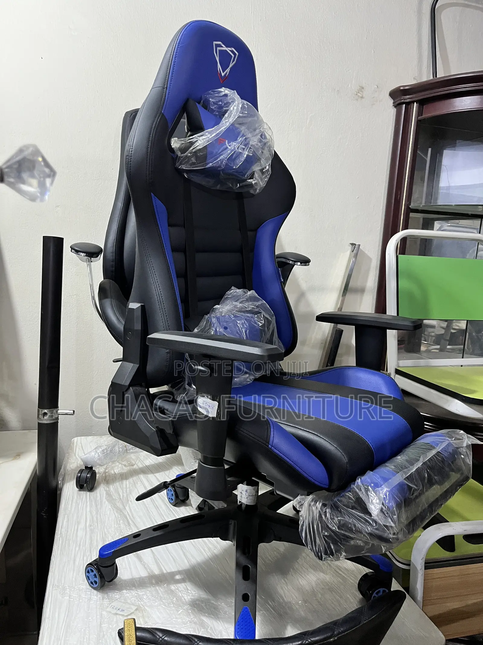 Furgle Ergonomic Gaming Chair With Footrest - Brand New Premium Seat