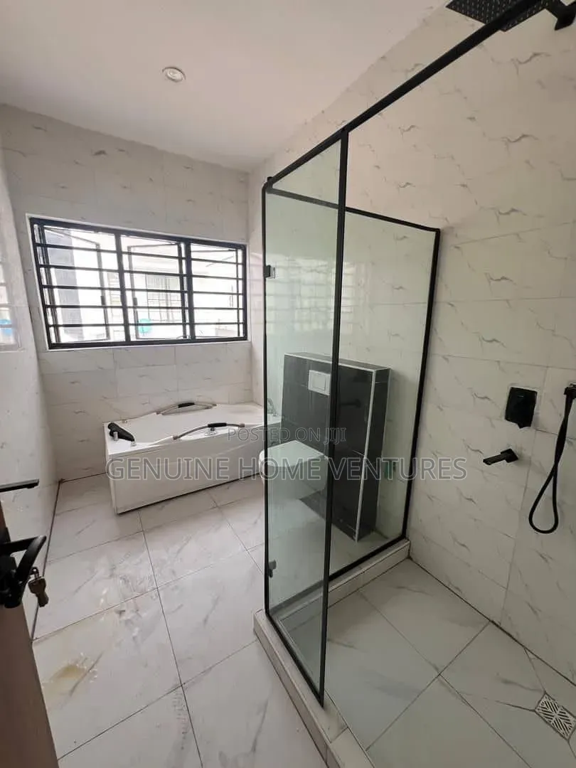 4bdrm Duplex in Ikota for sale