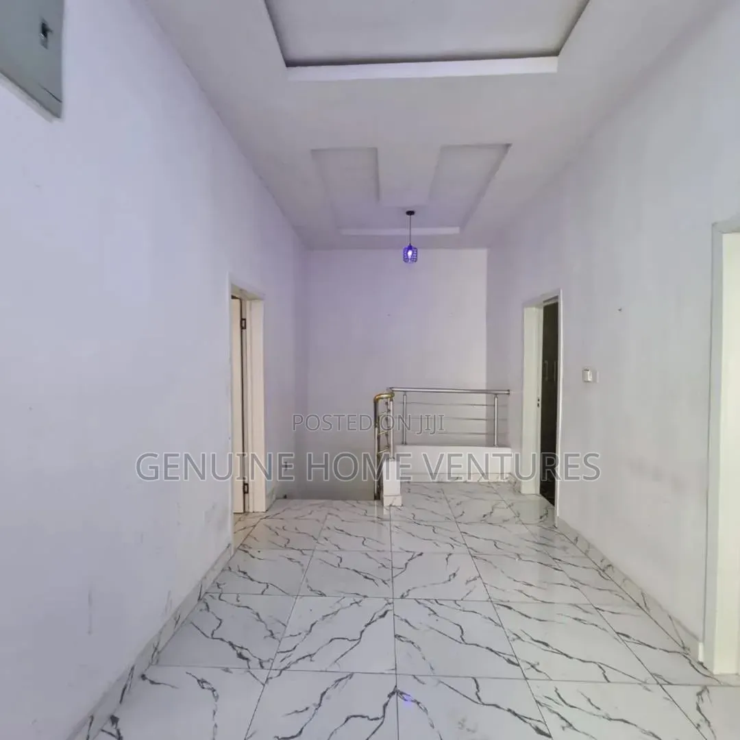 4bdrm Duplex in Ikota for sale