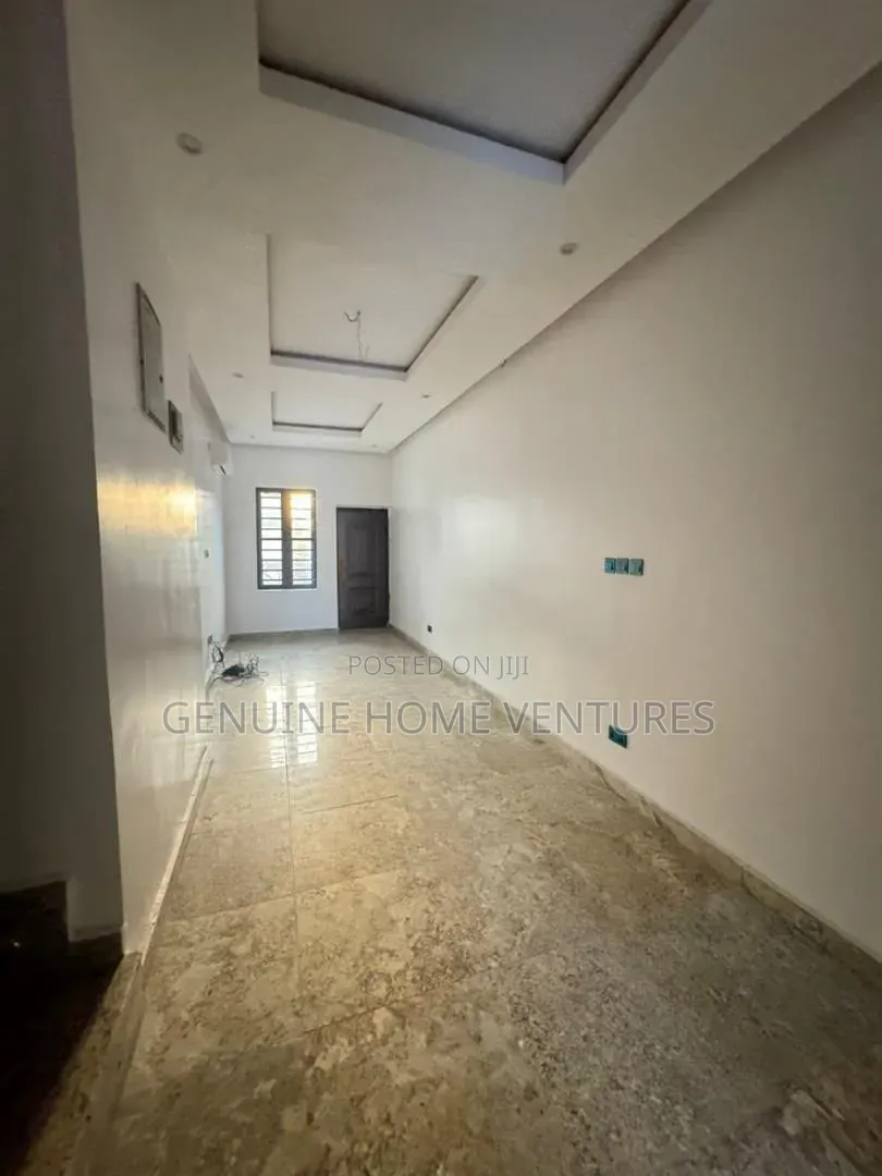 4bdrm Duplex in Ikota for sale