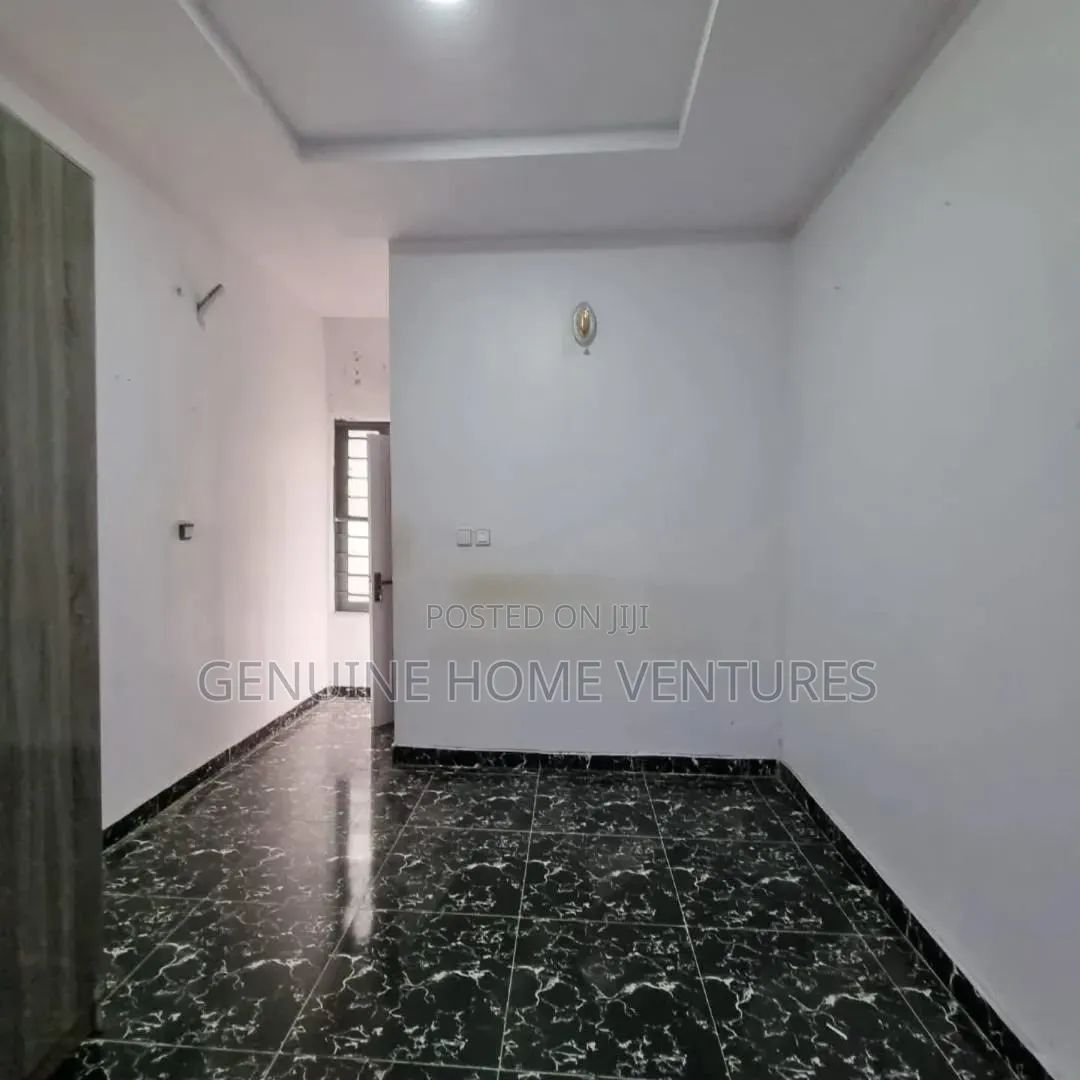 4bdrm Duplex in Ikota for sale