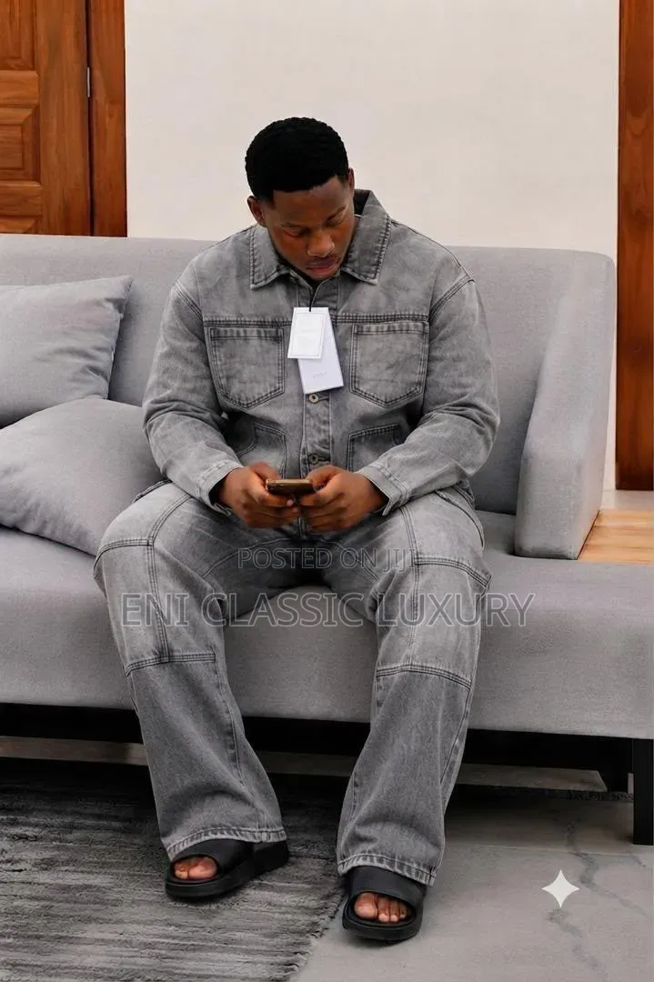 Premium Quality Luxury Men's Cargo Up and Down Well Branded