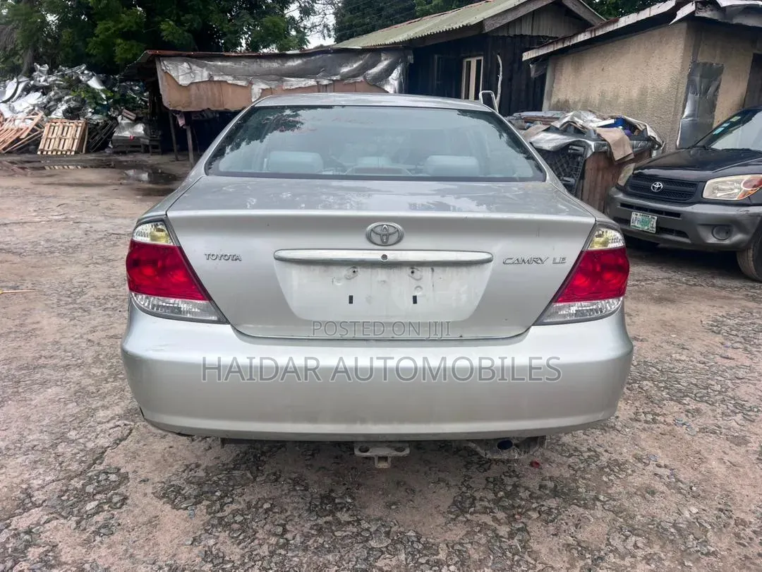 Toyota Camry 2006 Gold
