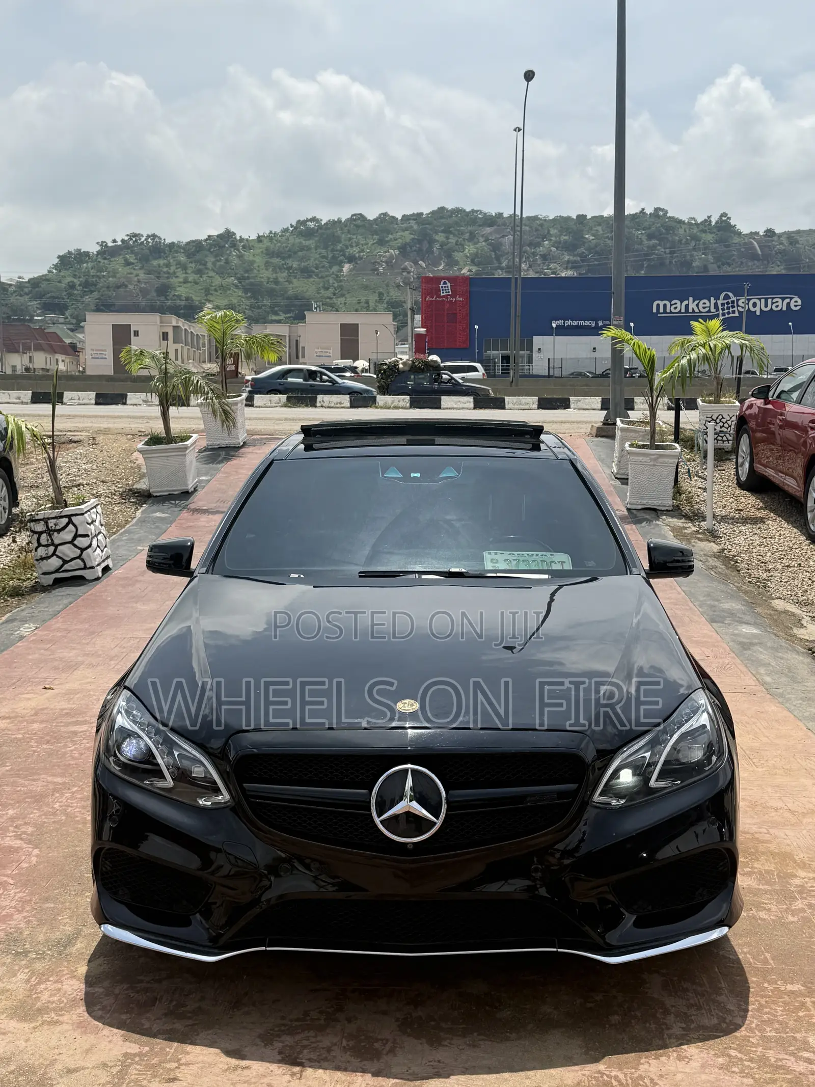Mercedes-Benz E400 2016 Black