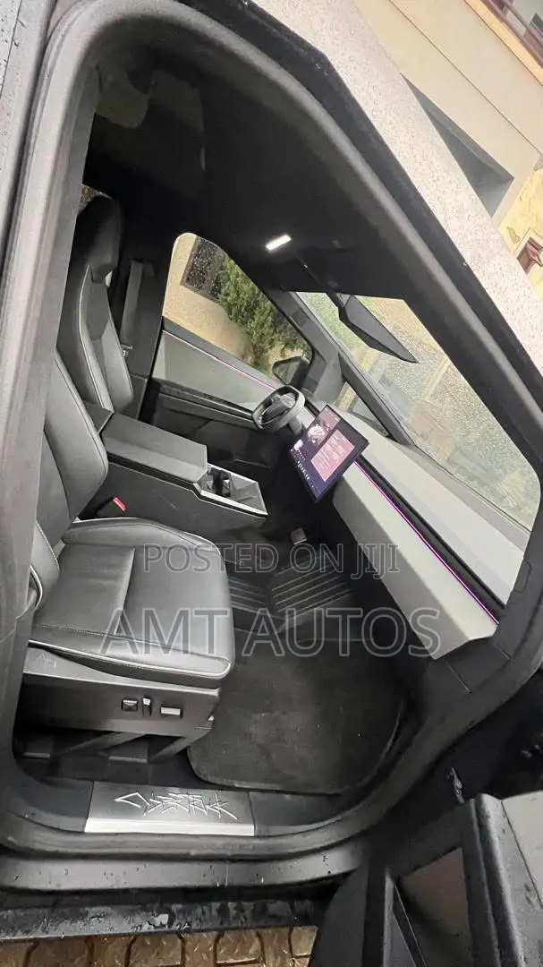 Tesla Cybertruck 173 kWh Cyberbeast AWD 2024 Silver
