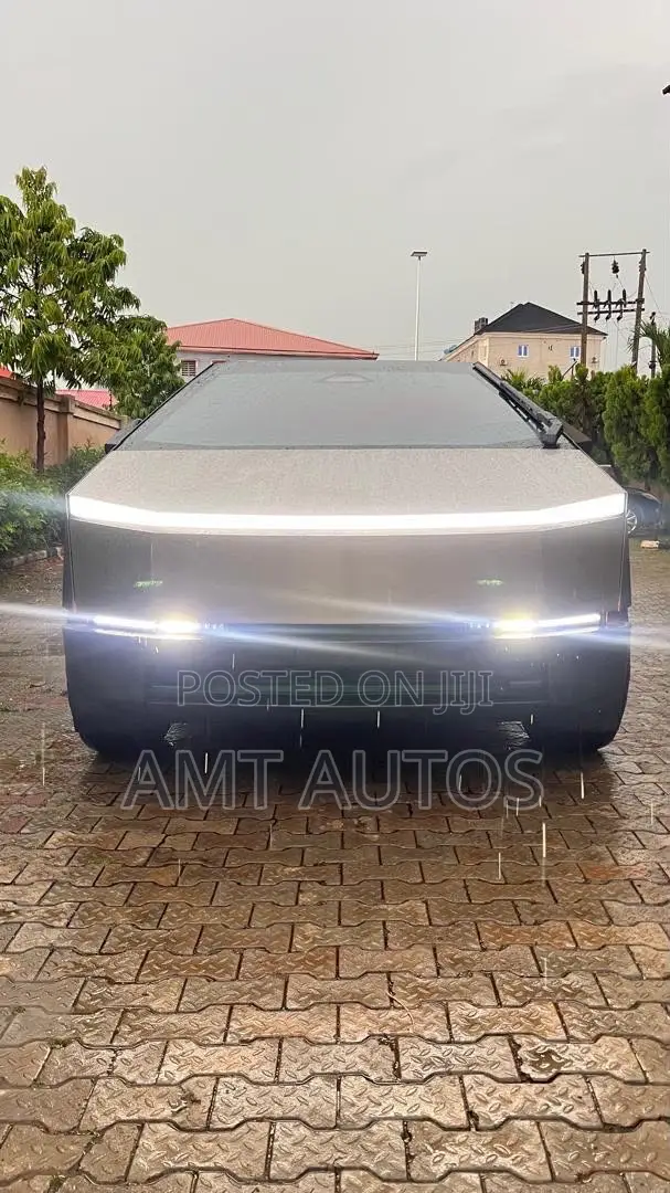 Tesla Cybertruck 173 kWh Cyberbeast AWD 2024 Silver