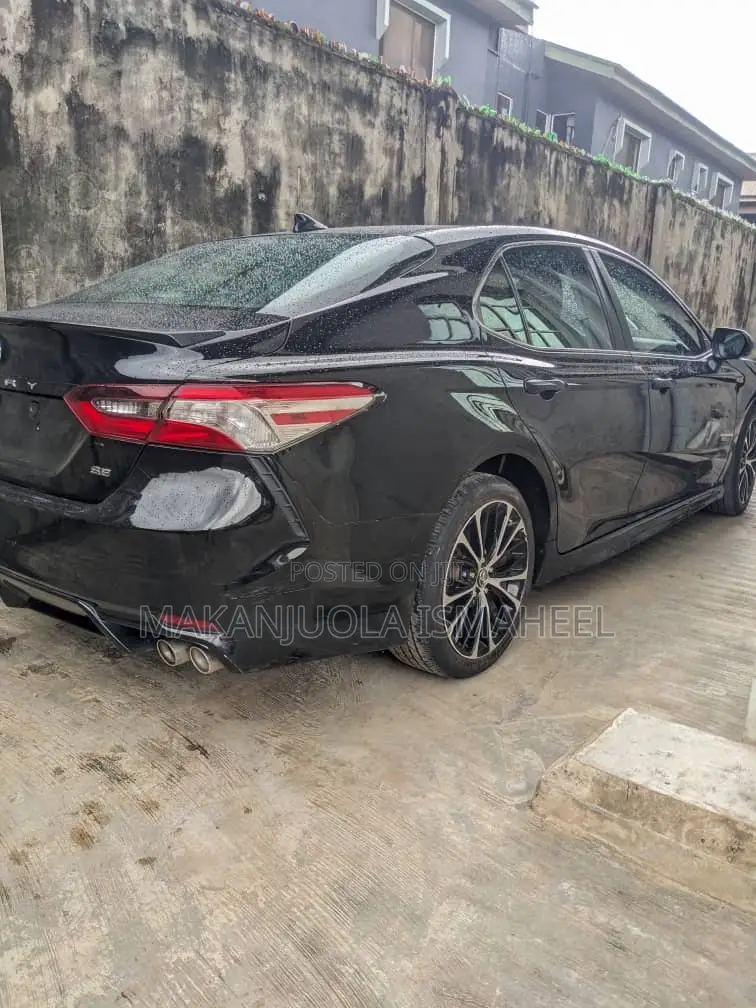 Toyota Camry SE FWD 2020 Black