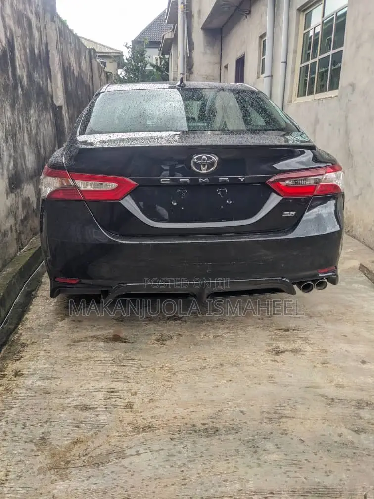 Toyota Camry SE FWD 2020 Black