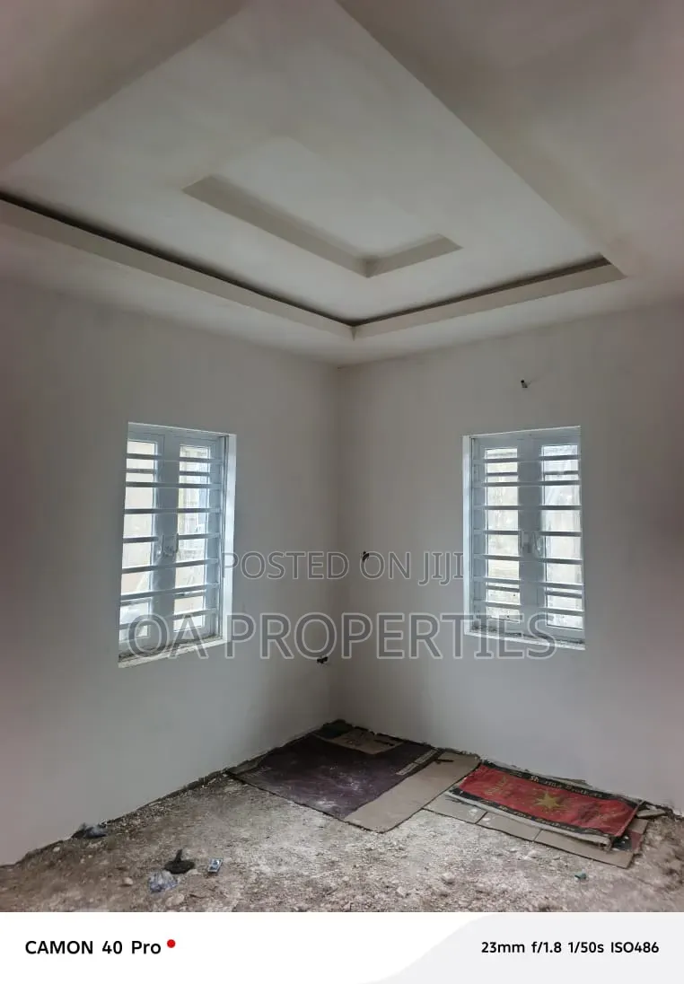 3bdrm Chalet in Okebadan Estate for rent