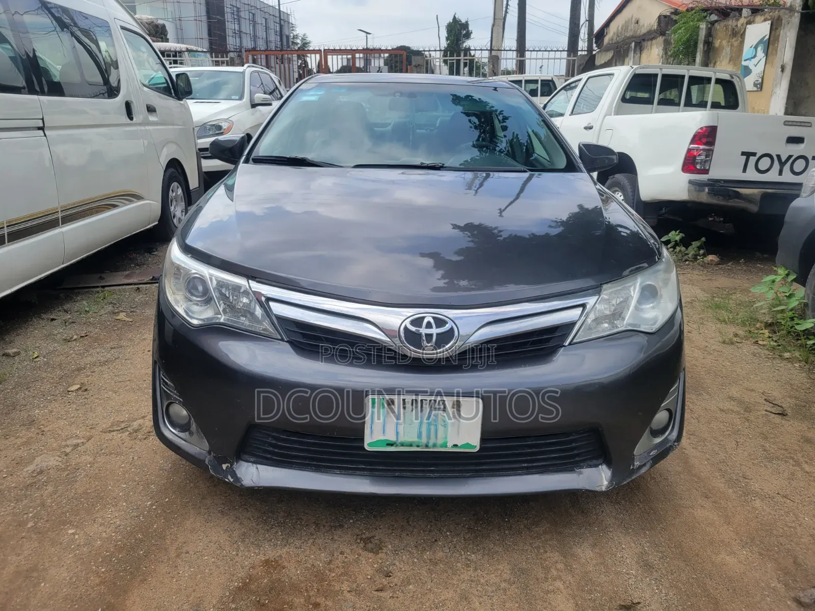 Toyota Camry XLE 4dr Sedan (2.5L 4cyl 6A) 2013 Gray