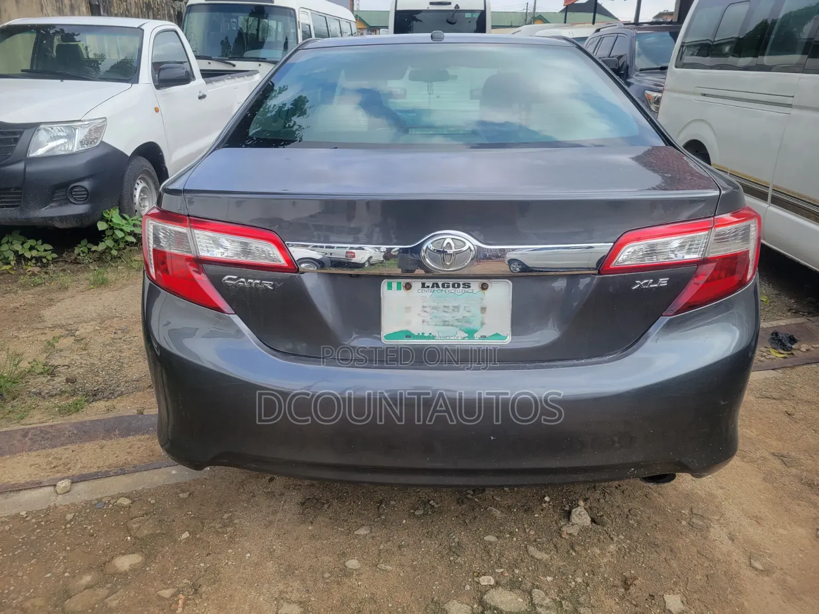 Toyota Camry XLE 4dr Sedan (2.5L 4cyl 6A) 2013 Gray
