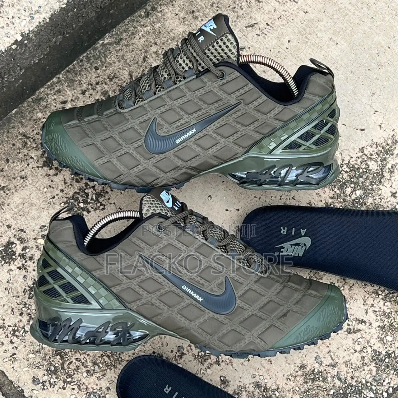 Original Nike Air Max Phoenix Medium Olive Sneakers