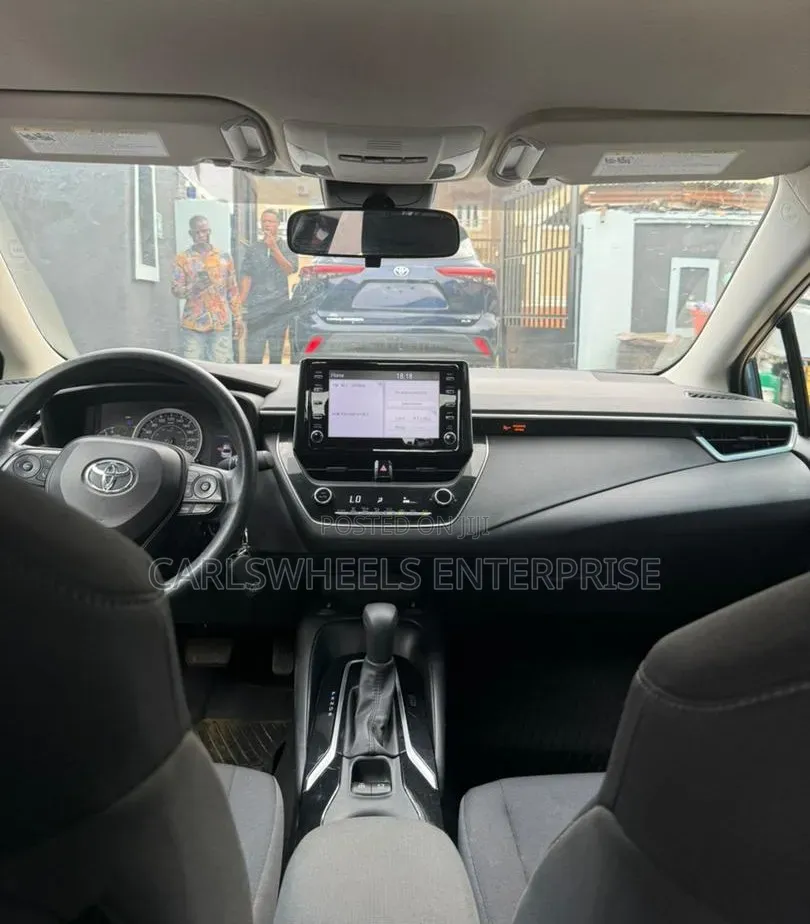 Toyota Corolla LE 2021 Blue