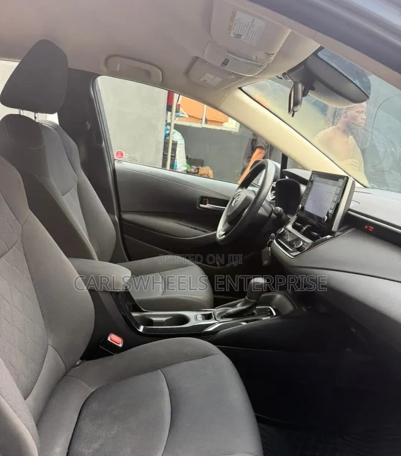 Toyota Corolla LE 2021 Blue
